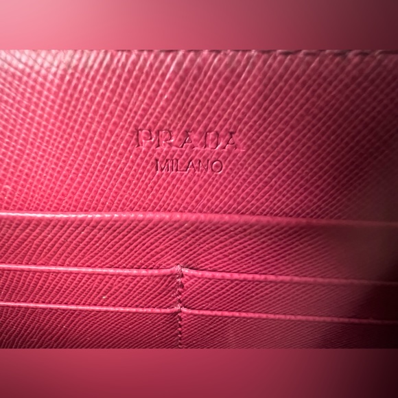 Authentic Prada pink wallet - Picture 4 of 5